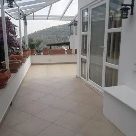 Hotel House Near Marina, Yachts, Boats. 4,5 Br Torba