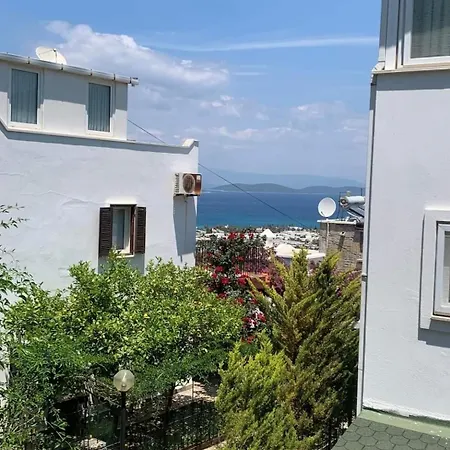 House Near Marina, Yachts, Boats. 4,5 Br فندق 4*